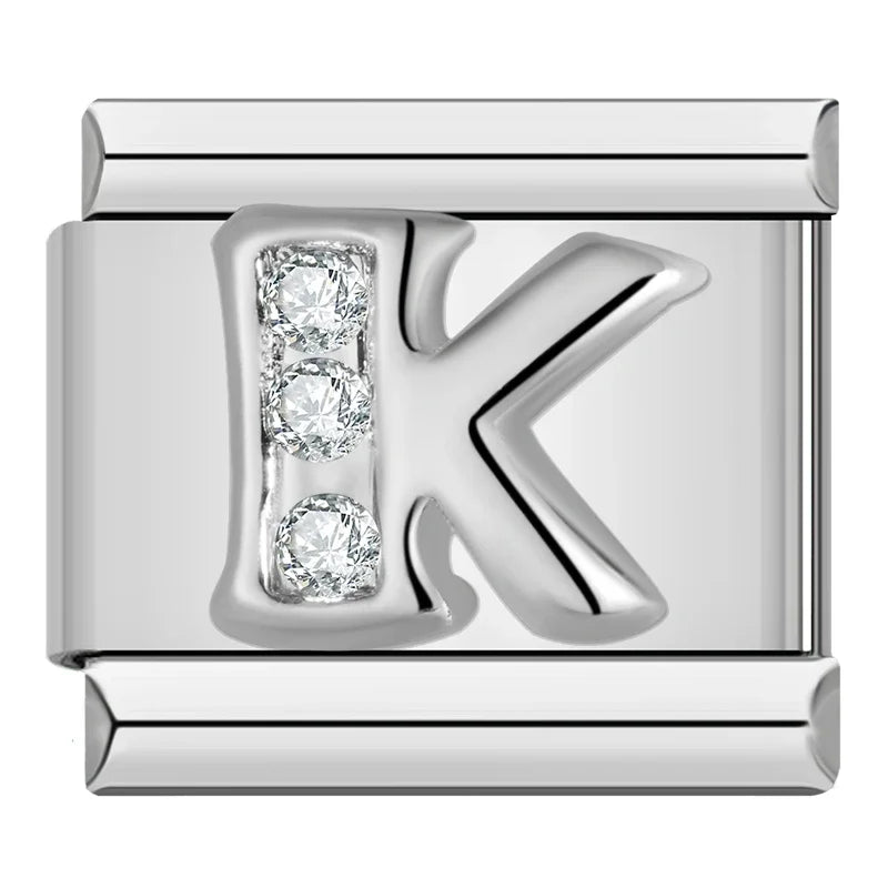 Charms Letras A Até Z com Detalhe de brilhante Prata